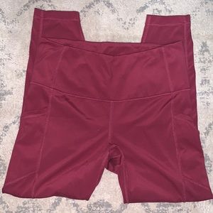 Dark pink leggings with pockets